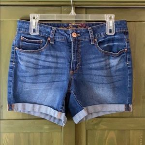 Faded glory jean shorts medium wash size 8